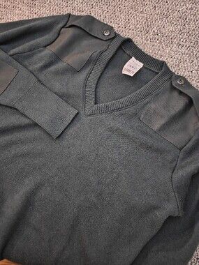 Logistik Unicorp Men's Dark Black Wool V-Neck Uniform Sweater Size S